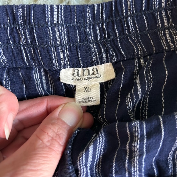 ana Women’s Linen Blend Pull-on Shorts with Pockets. Size XL - Picture 3 of 5